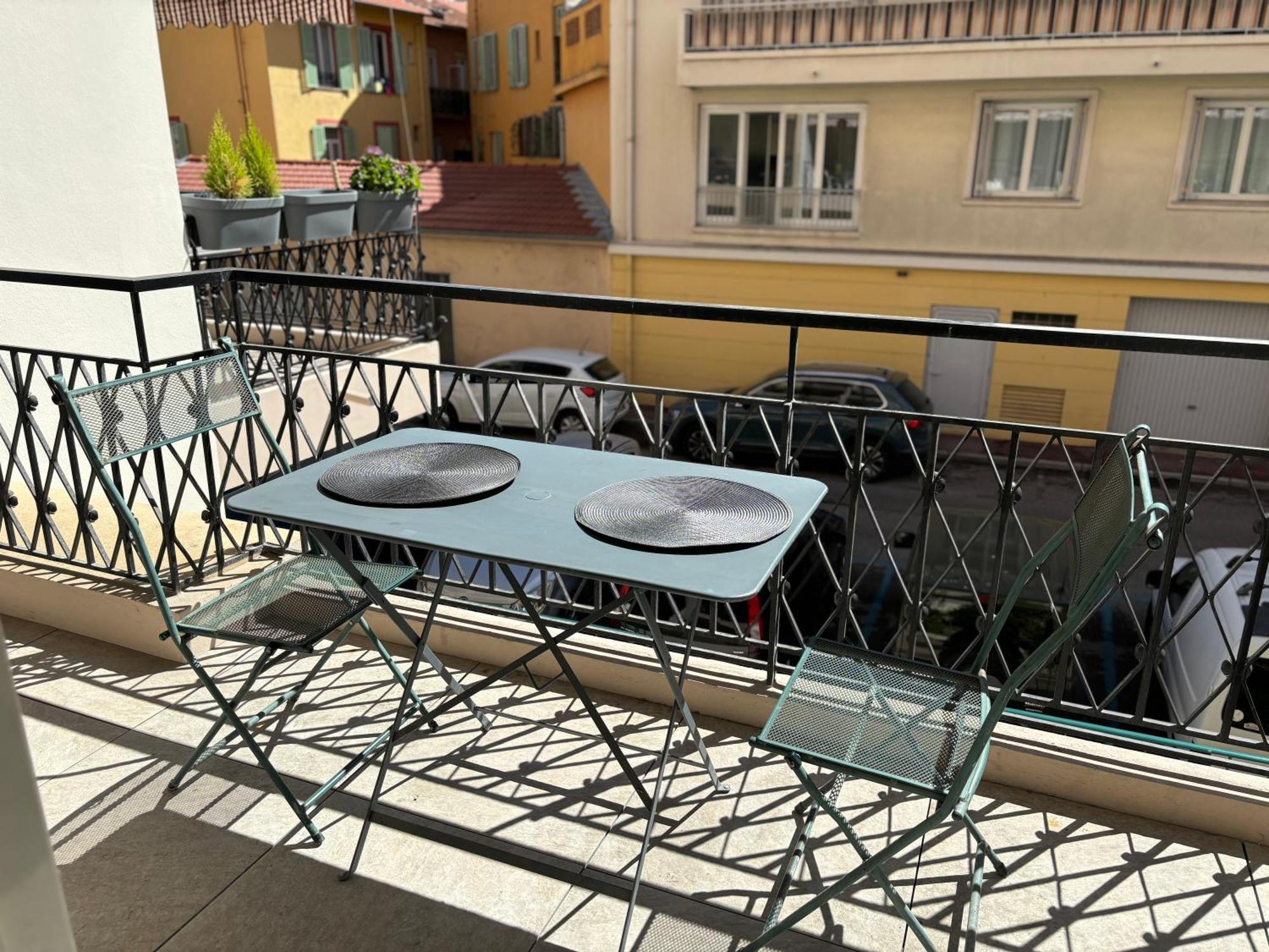 Studio 2 Etoiles A Menton Pour 4 Personnes Exteriér fotografie